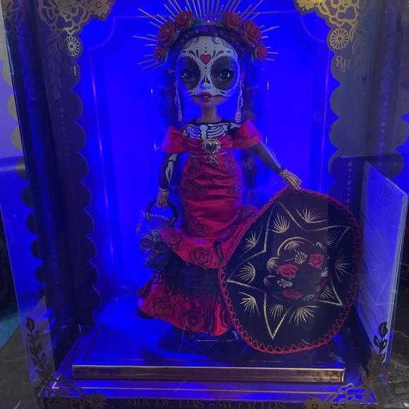 Collector Rainbow High 2022 Celebration Edition Día De Los Muertos Maria Garcia - Picture 15 of 16